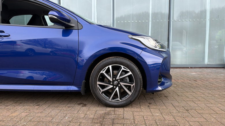 Toyota Yaris 1.5 Hybrid Design 5dr CVT Hybrid Hatchback